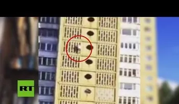 "Spiderman ruso" baja por un edificio de 17 pisos