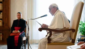 El papa vuelve a sufrir un ataque de ciática y no podrá oficiar sus próximas misas