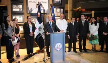 Inauguran exposición fotográfica â??La Victoria: casa de Dios, donde predica el Diabloâ?