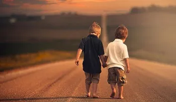 Por qué las personas inteligentes tienen pocos amigos; la sicología lo explica