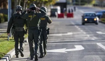 Estudiante apuñala a cuatro personas en universidad del centro de California