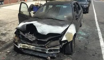 Carro explota y se incendia en el Alto Manhattan