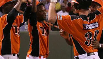Los Toros vencen a los Gigantes y suben al cuarto lugar