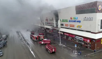 Se eleva a 64 cantidad de muertos por incendio en centro comercial de Siberia