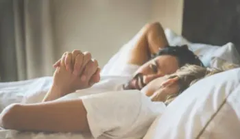 Ofertan 25 mil dólares a pareja que pueda resistir 30 noches sin Internet. ¿Aguantarías?