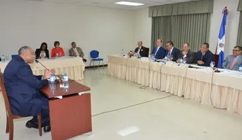 Comisión del Senado evalúa 10 aspirantes a miembros JCE