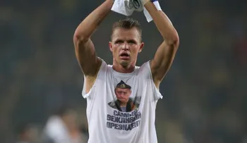 Futbolista ruso causa polémica por enviar un mensaje a Putin durante un partido