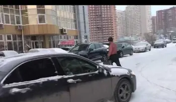 Este ruso va al trabajo en topless a 30 grados bajo cero