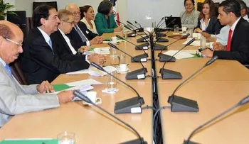 Se reanudan este martes, reuniones del pacto eléctrico 