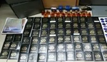 La PN apresa ocho falsificadores de documentos