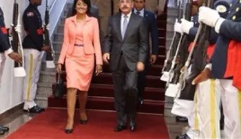 Medina regresa al país y dice que su viaje a Italia fue exitoso.