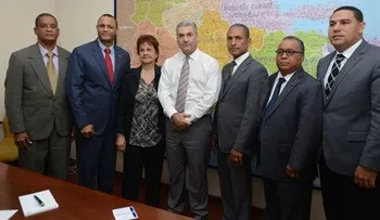 MOPC y directivos del CODIA evalúan situación ingenieros y arquitectos 