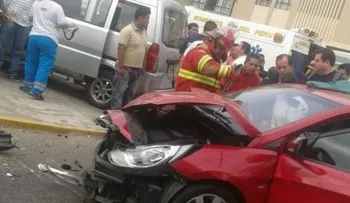 21 personas muertas, tras choque de vehículos en cadena 