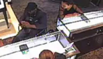 Vídeo: Hombre roba una joyería en silla de ruedas