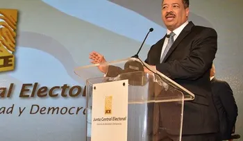 El sistema de la JCE declara a Medina ganador de comicios