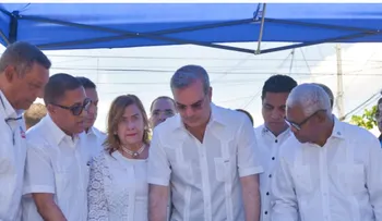 Presidente Luis Abinader encabeza vasto plan de asfaltado en la provincia La Vega 