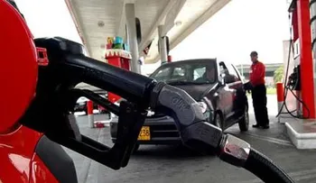 Gobierno rebaja precios de los combustibles