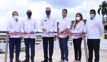 Presidente Abinader inaugura Parqueo Las Atarazanas, con capacidad para 200 vehículos y generará 162 plazas de trabajo
