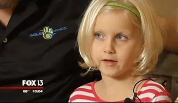 Video: Una niña sorprende a sus padres sordos cantando villancicos con señas