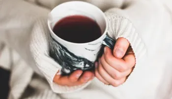 El té de cayena o flor de Jamaica impide que la grasa se te acumule en las caderas o abdomen