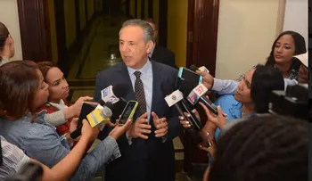 Peralta:  El Gobierno garantiza transparencia ante eventual venta acciones en Punta Catalina