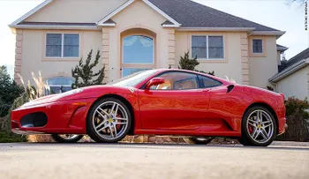 El viejo Ferrari de Trump se vende por 270.000 dólares