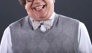 Asaltan al actor Kenny Grullón en una propiedad suya; delincuentes se llevan prendas de valor