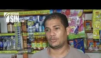Comerciantes y moradores de Capotillo protestan por tandas de apagones