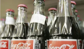 Trump dice que Coca-Cola usará azúcar de caña, aunque el mercado prefiere bebidas sin azúcar