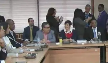 Yolanda Martínez acude ante comisión de Diputados por licitación que favorece a su pareja