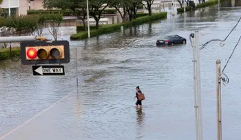 No solo México: El huracán Patricia amenaza con inundar el estado de Texas (VIDEO)