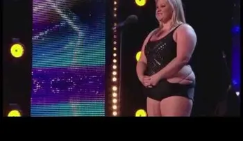 Sorpresa de una mujer con sobrepeso (VIDEO)