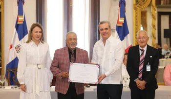 Presidente Abinader distingue con la Medalla Presidencial al Mérito Civil a ocho músicos típicos