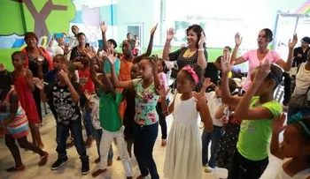 Vicepresidenta celebra cumpleaños número seis de exsiamesas