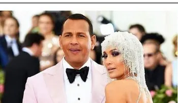 Jennifer Lopez acapara la atención con su vestido en la gala MET 2019, estaba con Alex Rodríguez