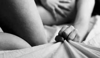 Viajeros que se enamoran en el extranjero se cuidan menos sexualmente