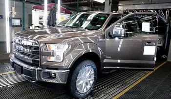 Ford suspende la producción de sus camionetas F-150