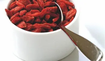 ¿Qué son las bayas goji y qué beneficios ofrecen?