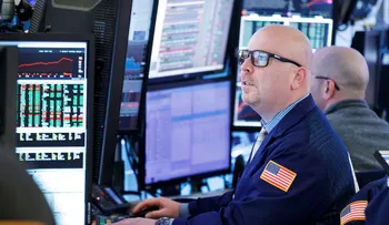 Wall Street cae por tensión entre EE. UU. e Irán y alza del petróleo