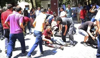 27 muertos y 100 heridos en atentado terrorista en el sur de Turquía