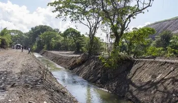 Falcondo rehabilita canal de riego de comunidad Hato Viejo