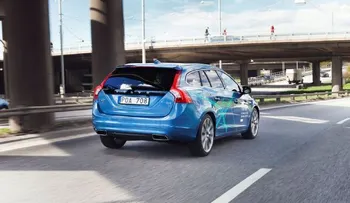 Video: 100 vehiculos Volvo que se conducen solos por Gotemburgo