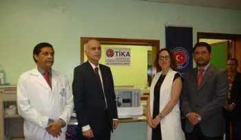 Embajada de Turquía dona equipo e insumos al Robert Reid Cabral