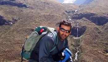 Por 2da ocasión, dominicano Karim Mella inicia ascenso hacia cima Monte Everest