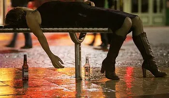 4 señales para identificar a un alcohólico