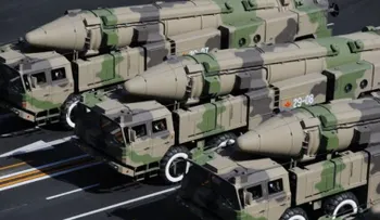 China lanza advertencias a sus vecinos y a EEUU por las tensiones regionales