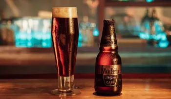 Modelo lanza cerveza de café para el Mundial Rusia 2018