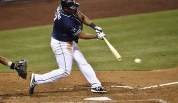 Jardinero dominicano Rymer Liriano recibe pelotazo en su rostro
