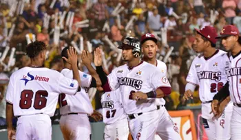 Gigantes del Cibao se imponen 4-3 a Toros en el Julián Javier