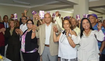 Diputado y dirigentes PLD anuncian respaldo a Isabel de la Cruz como alcaldesa SDE